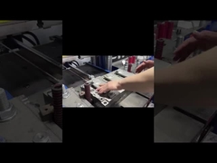 Proses tekanan minyak dari kasus ponsel silikon